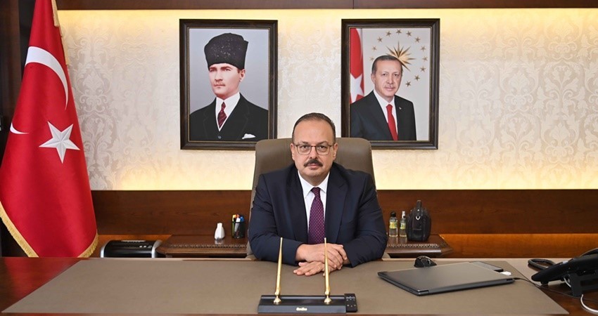 Aydın Valisi Canbolat:  Cumhuriyetimizin teminatı gençlerimizdir 
