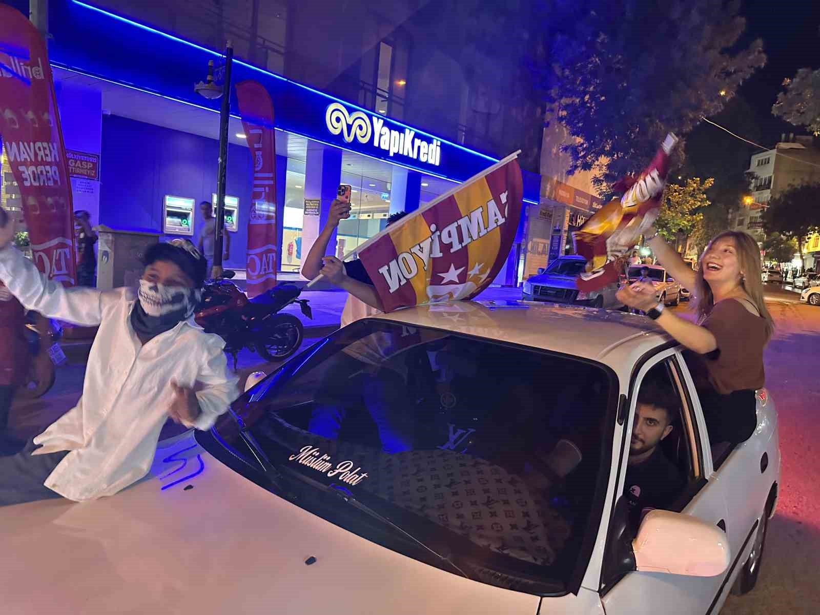 Galatasaray’ın şampiyonluğu Adıyaman’da coşkuyla kutlandı
?v=1