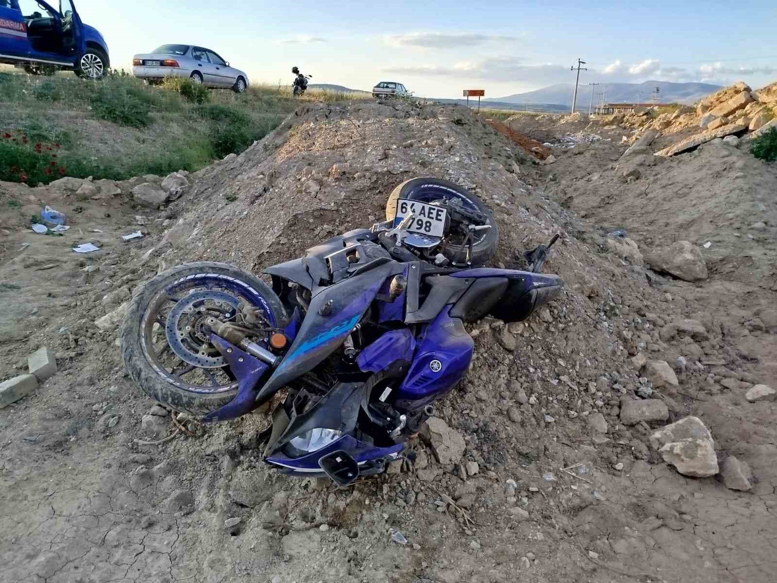 Denizli’de motosiklet yol kenarına devrildi: 2 ölü
?v=1