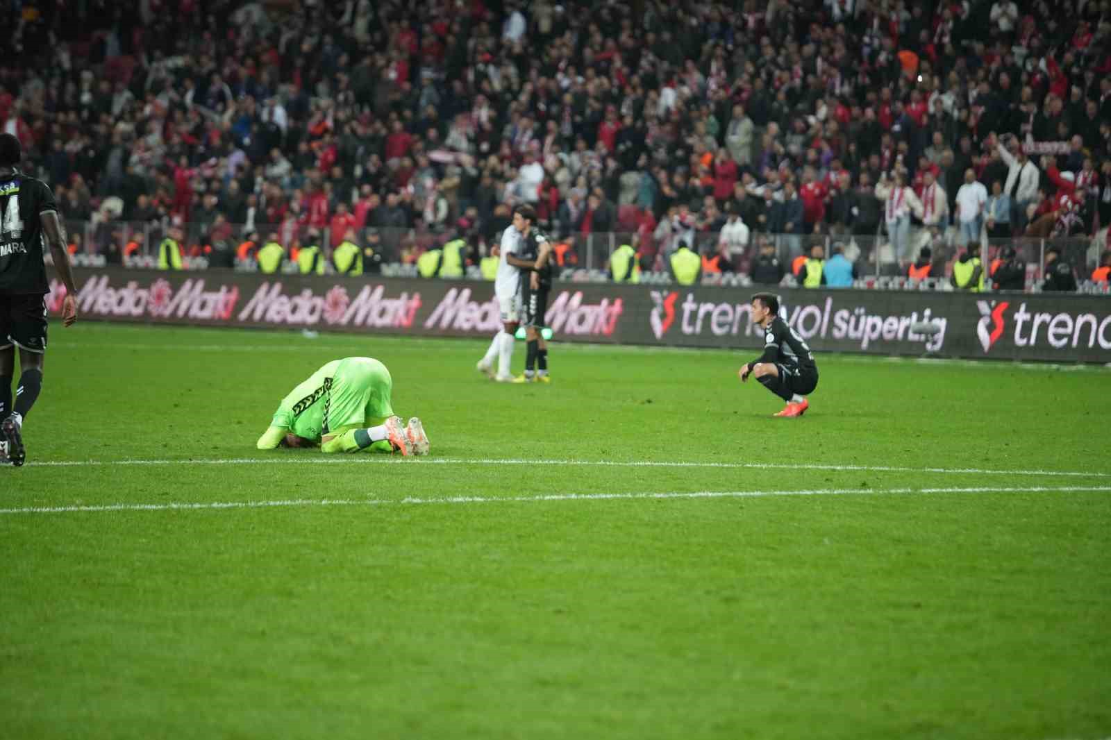 Sivasspor’dan Süper Lig’e hüzünlü veda
?v=1