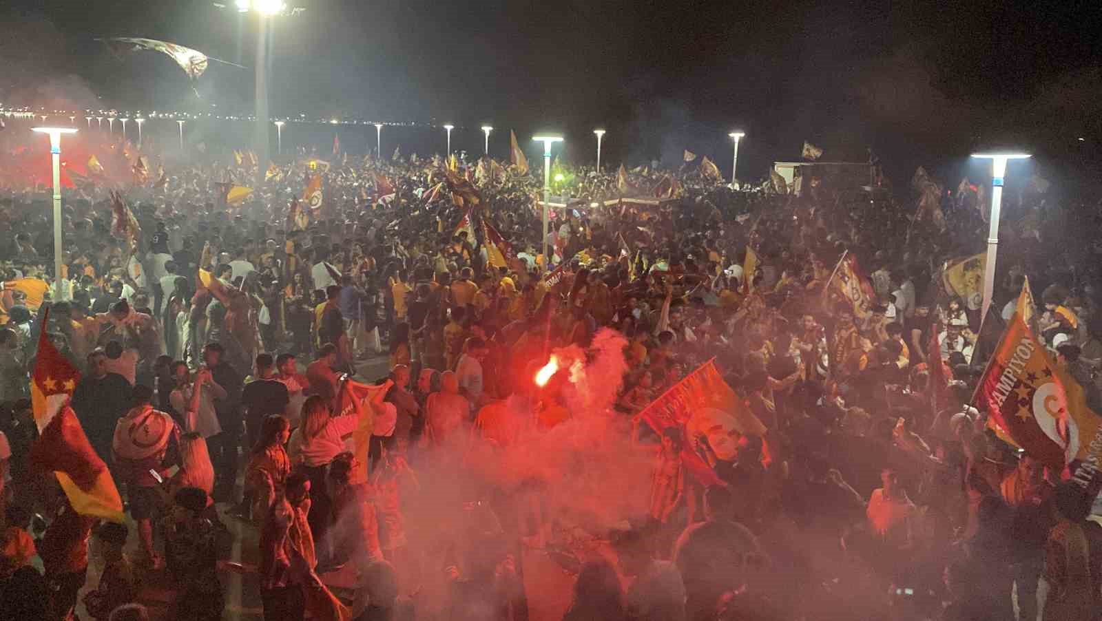 Galatasaray’ın şampiyonluğu Mersin’de coşkuyla kutlandı
?v=1
