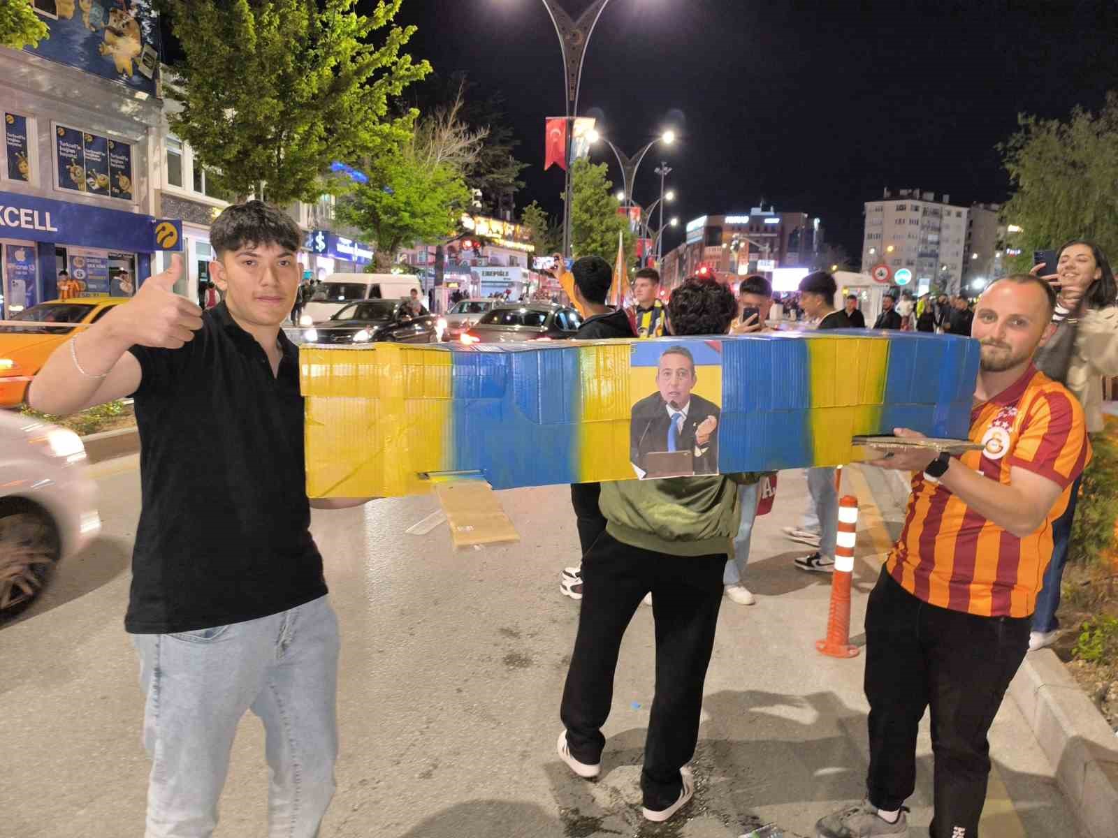 Kırşehir’de Galatasaray’ın şampiyonluk sevinci
?v=1