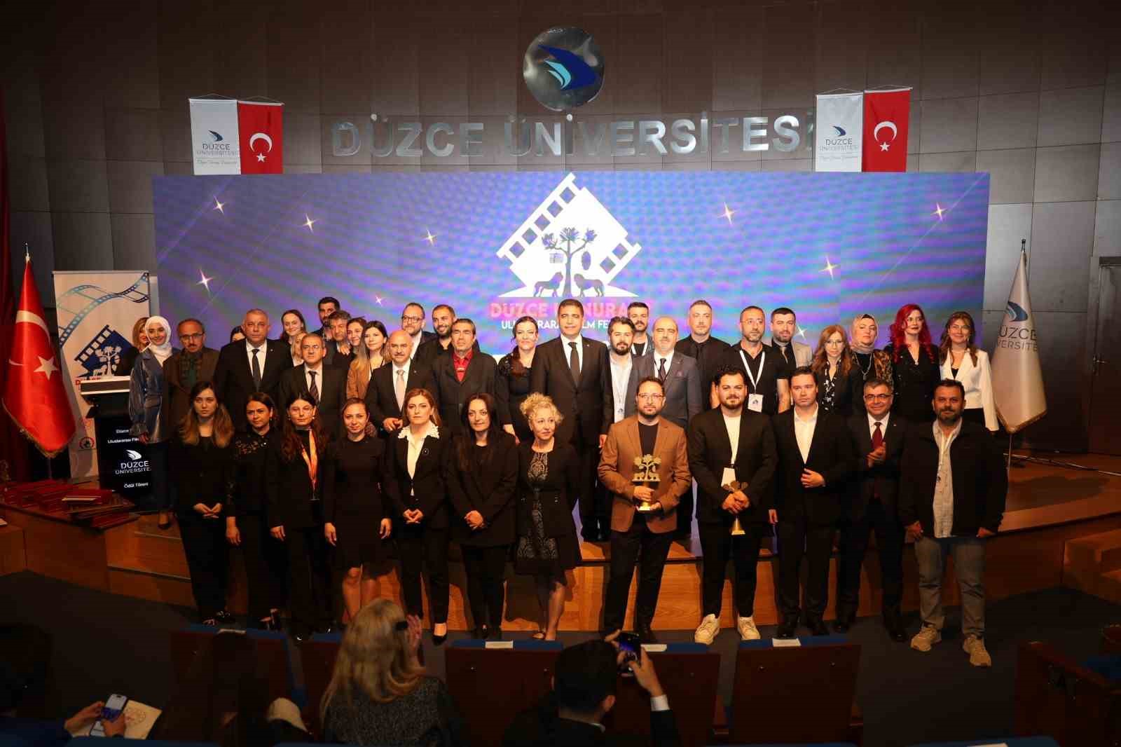 Düzce Konuralp Uluslararası Film Festivali ödülleri sahiplerini buldu
?v=1