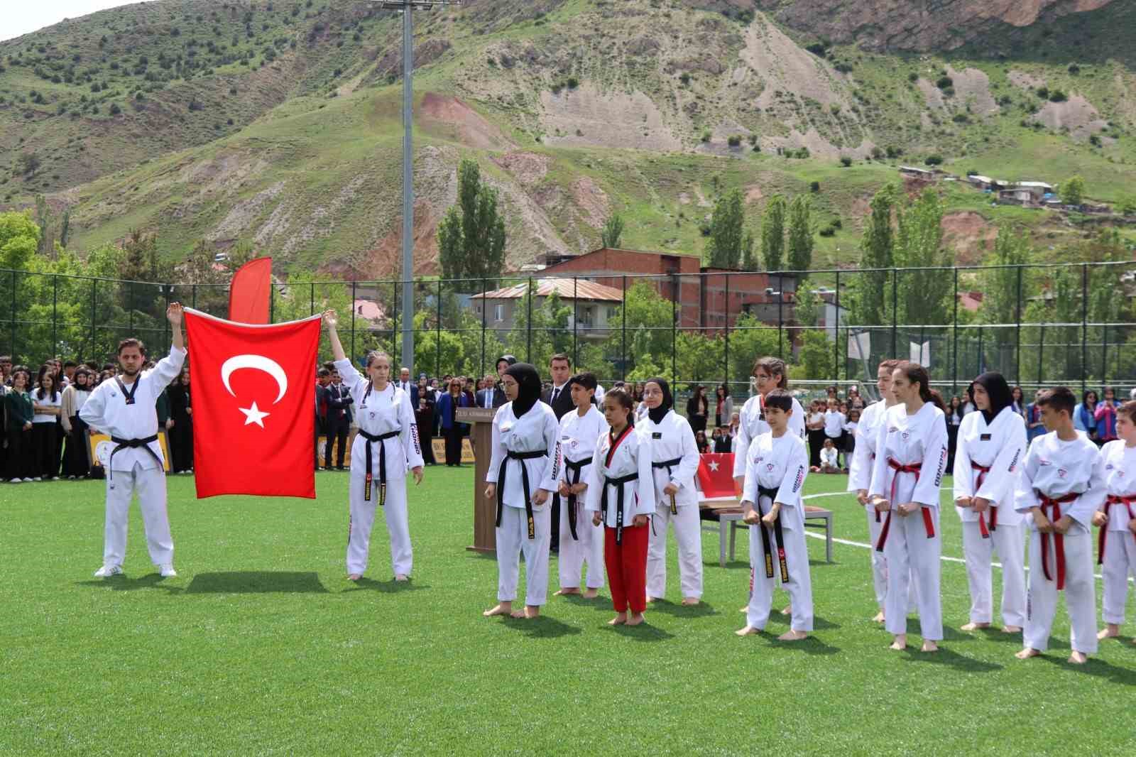 Oltu’da 19 Mayıs heyecanla kutlandı
?v=1