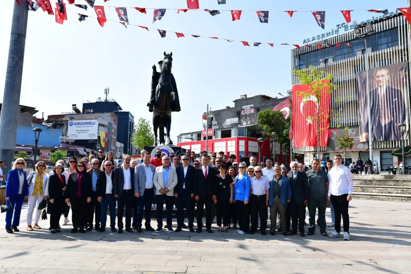 Manisa’nın ilçelerinde 19 Mayıs coşkusu
?v=1