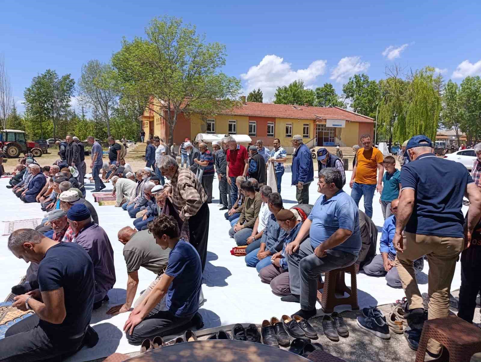 Hüyük ve Derbent’te çiftçiler yağmur duasında buluştu
?v=1
