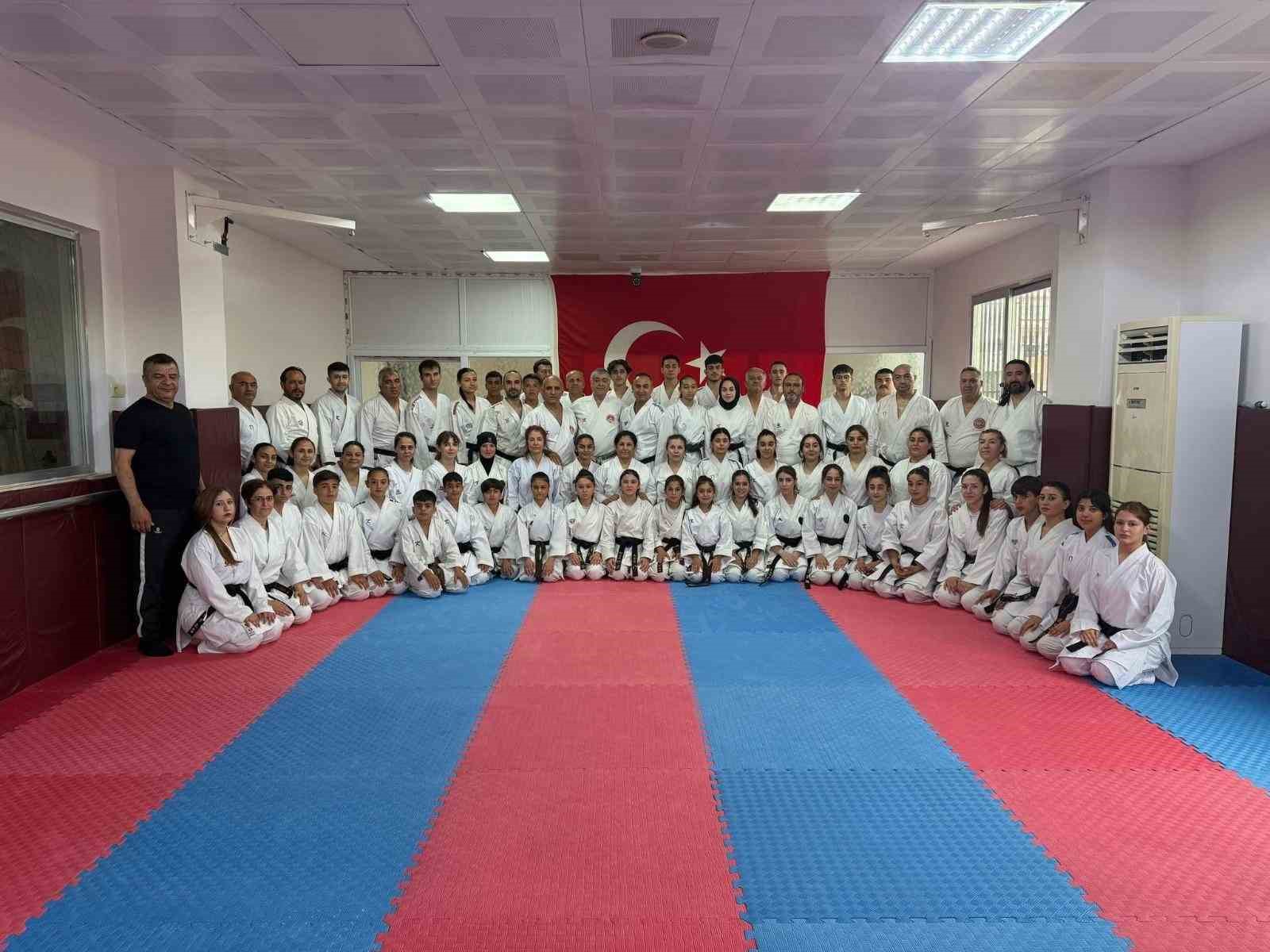 Adana’da dan ve antrenör gelişim semineri yapıldı
?v=1