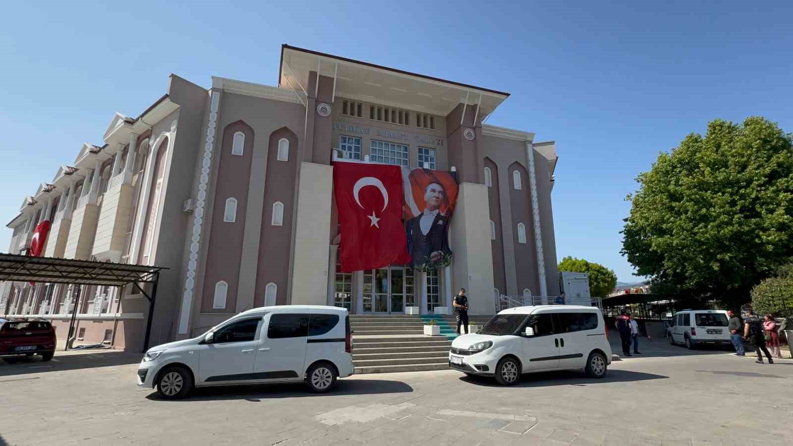 Muğla’da kadına şiddete 3 tutuklama
?v=1