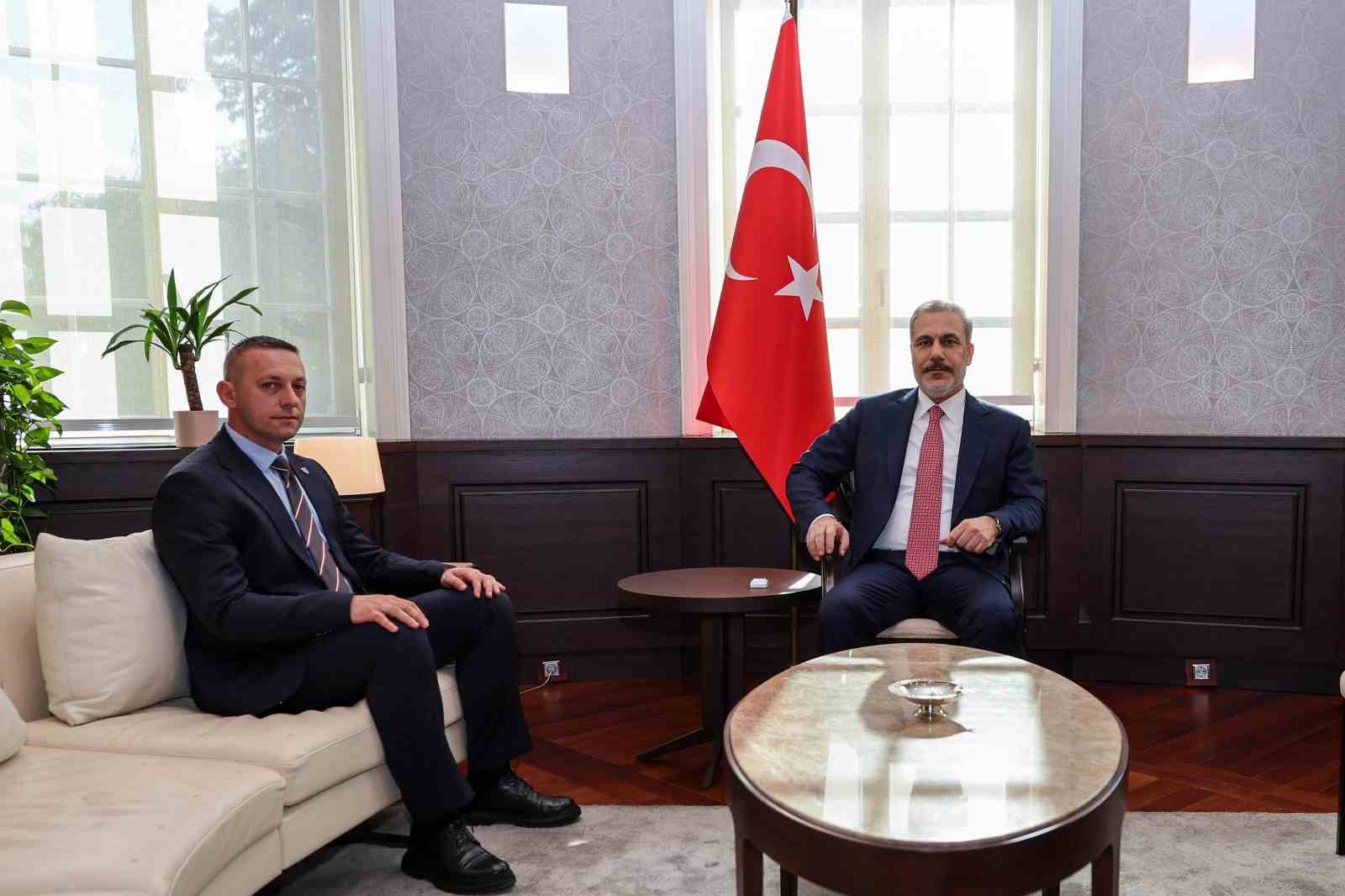 Dışişleri Bakanı Fidan, Sırp milletvekili Şkriyel’i kabul etti
?v=1