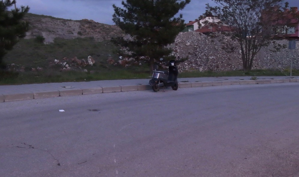Tavşanlı’da elektrikli motosiklet devrildi: 1 yaralı
?v=1