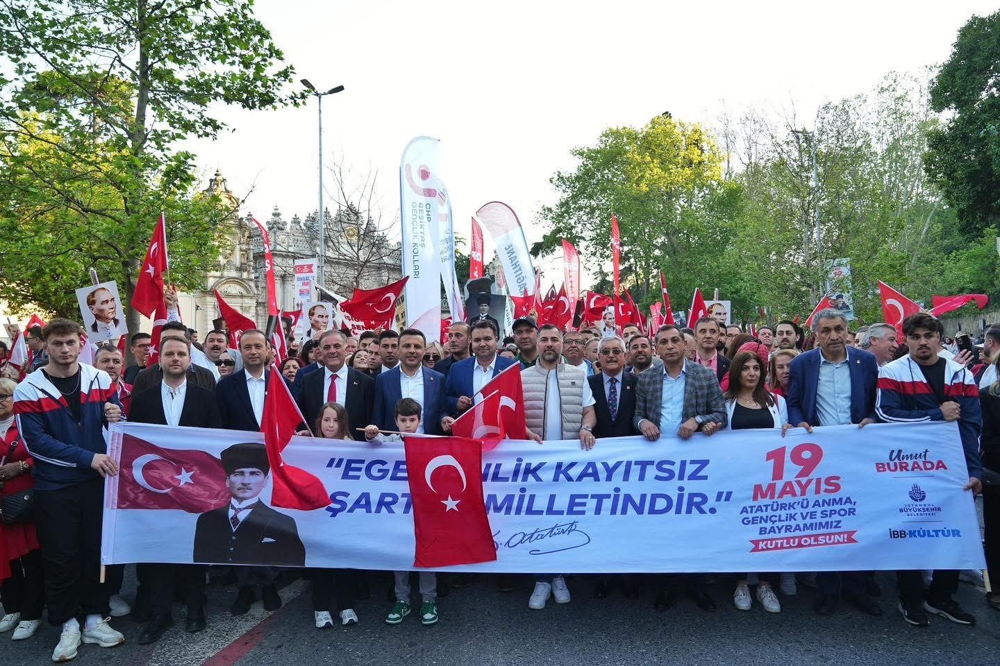 Beşiktaş Belediyesi 19 Mayıs’ı ‘Gençlik Festivali’yle kutladı
?v=1