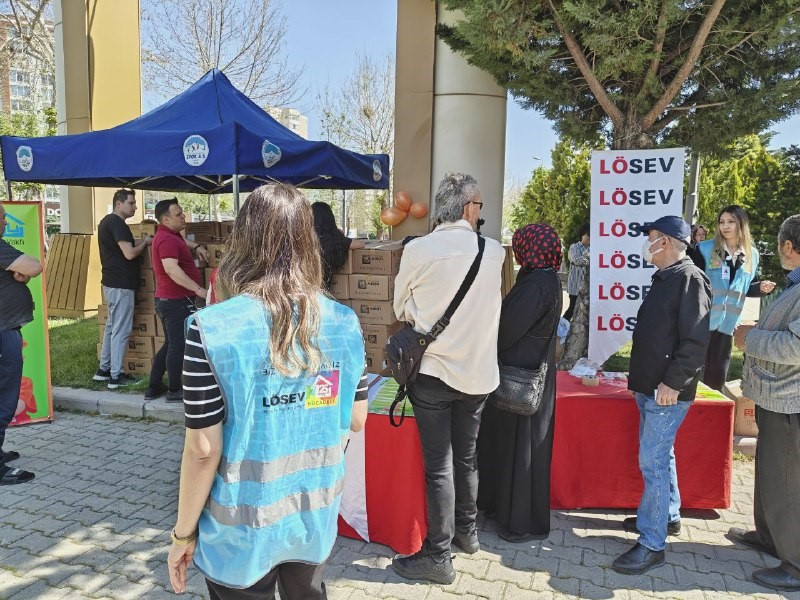 LÖSEV’den 250 aileye et dağıtımı
?v=1