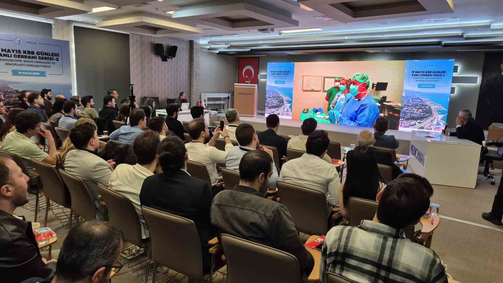 Türkiye’nin dört bir yanından hekimler Samsun’da buluştu
?v=1