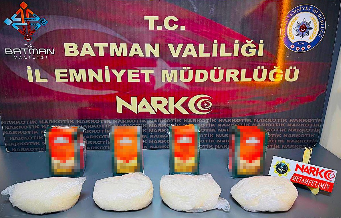 Çay paketleri içinde uyuşturucu taşıyan yolcu tutuklandı
?v=1