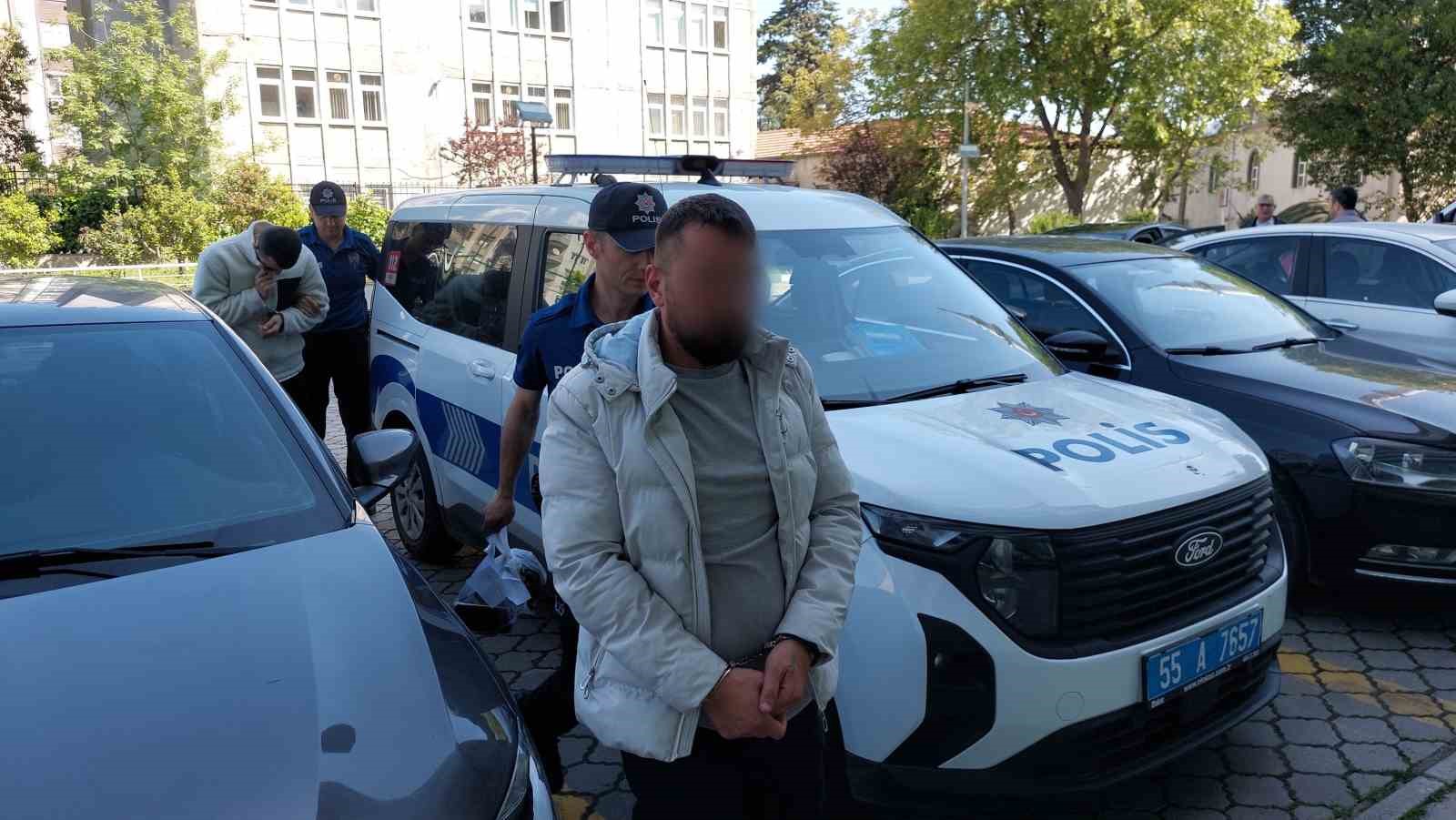 Ambulans şoförünün burnunu kıran şahıs tutuklandı
?v=1