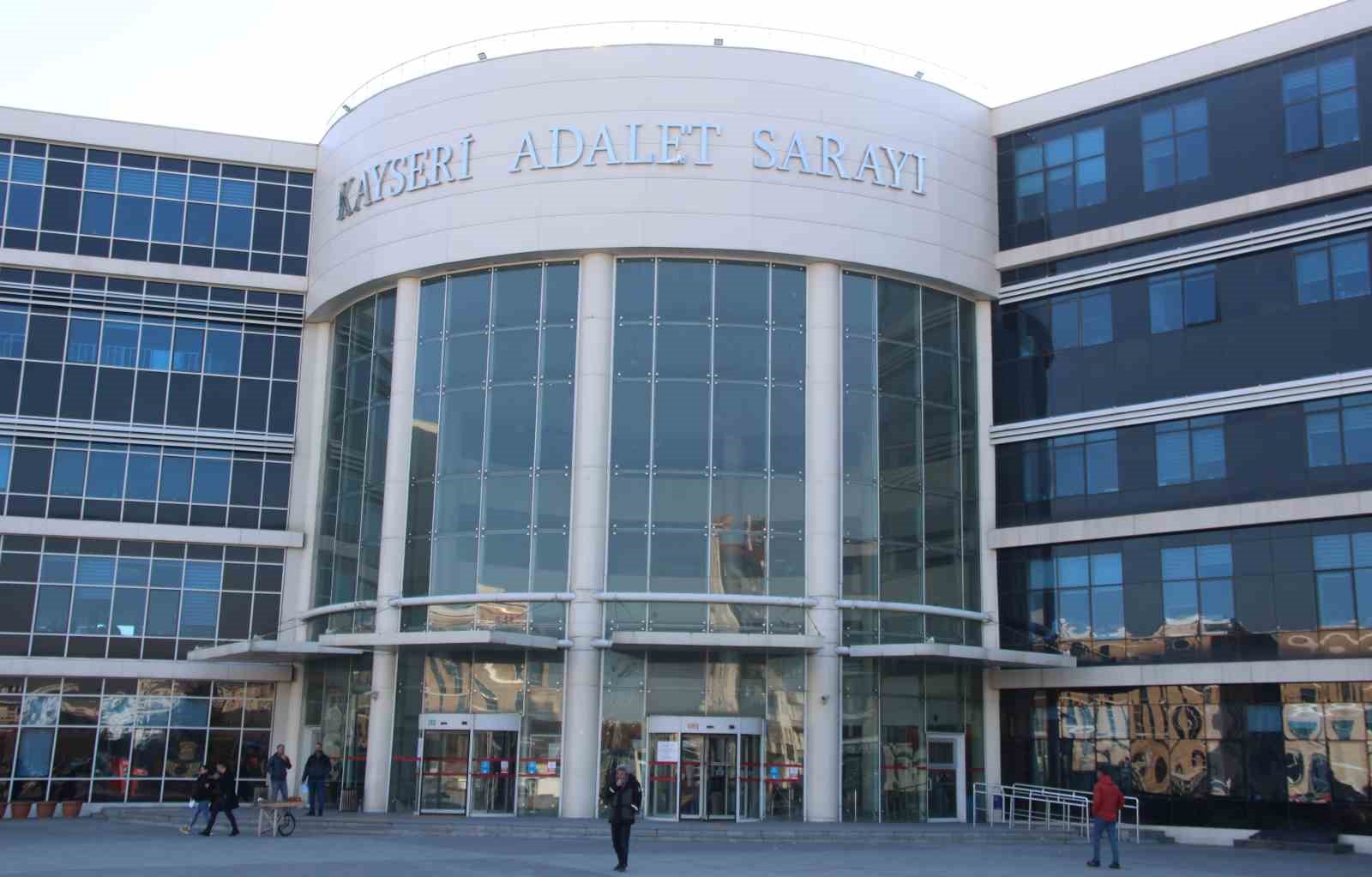 Sanıklar mahkemede birbirini suçladı
?v=1