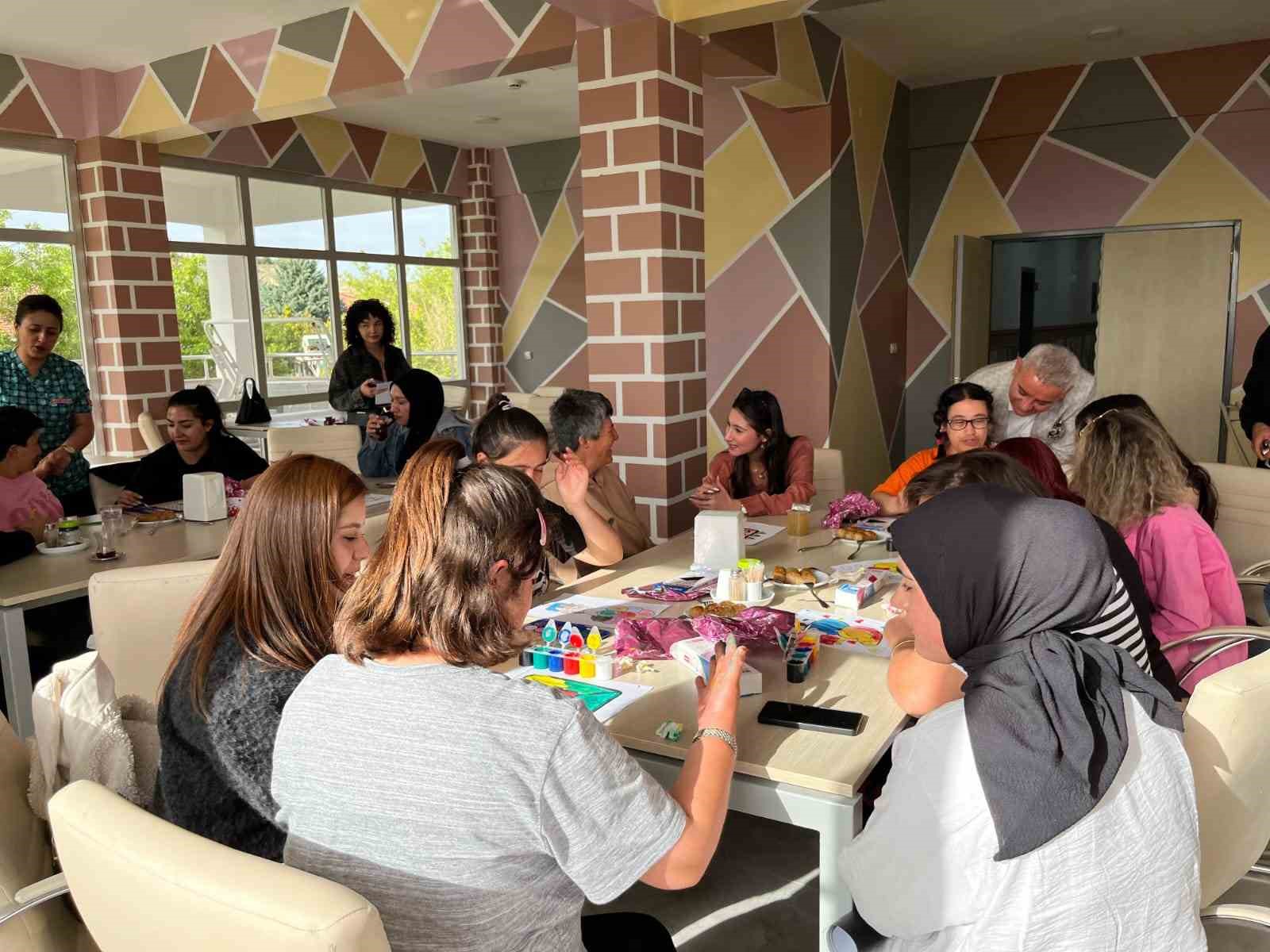 Kırşehir’de engellilere yönelik boyama ve atölye çalışmaları düzenleniyor
?v=1