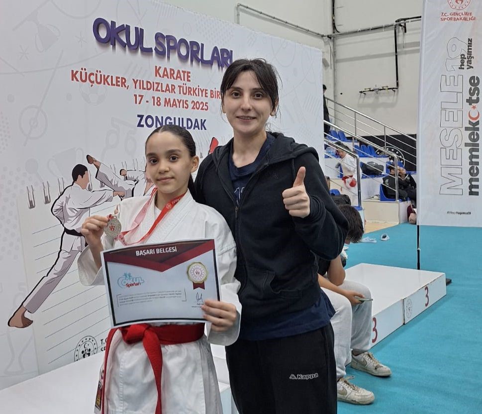 Sarıgül karatede Türkiye ikincisi oldu
?v=1