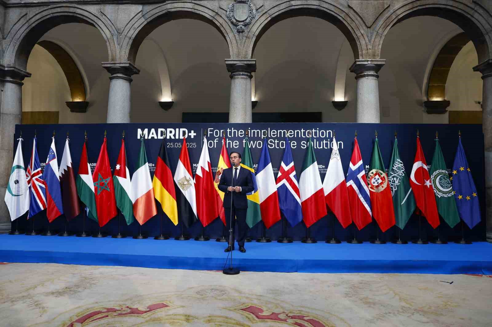 Avrupa ve Arap ülkeleri, İsrail’e baskı gündemiyle Madrid’de toplandı
?v=1