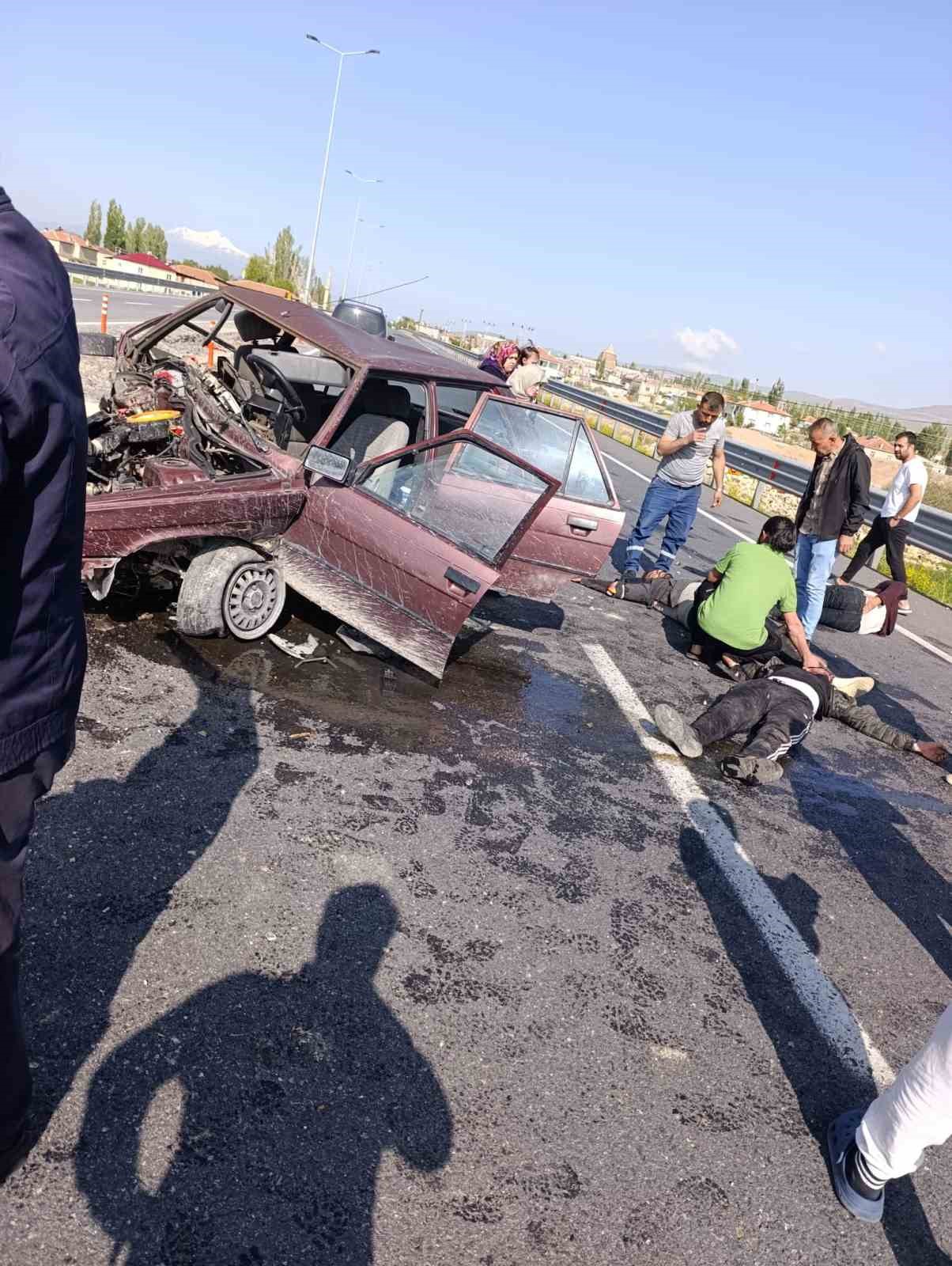 Kayseri’de trafik kazası, 3 kişi yaralandı
