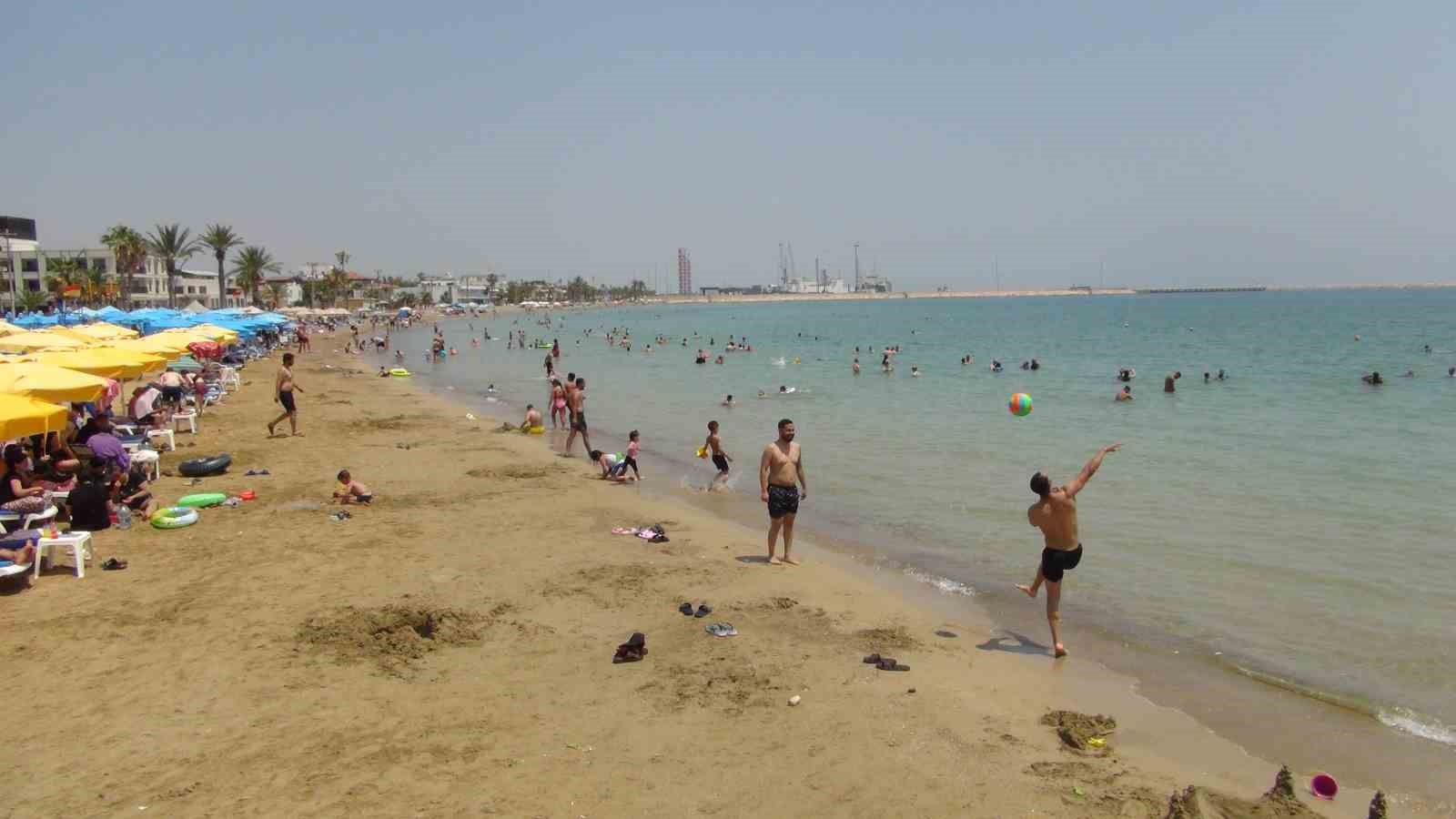 Mersin plajlarında bayram bereketliliği yaşandı
