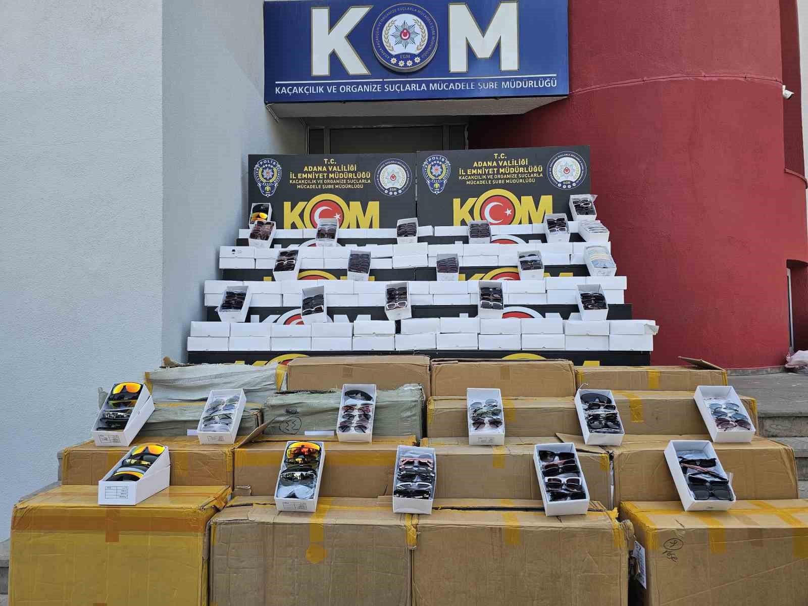 Adana’da 14 milyonluk kaçak güneş gözlüğü ve telefon ele geçirildi
?v=1