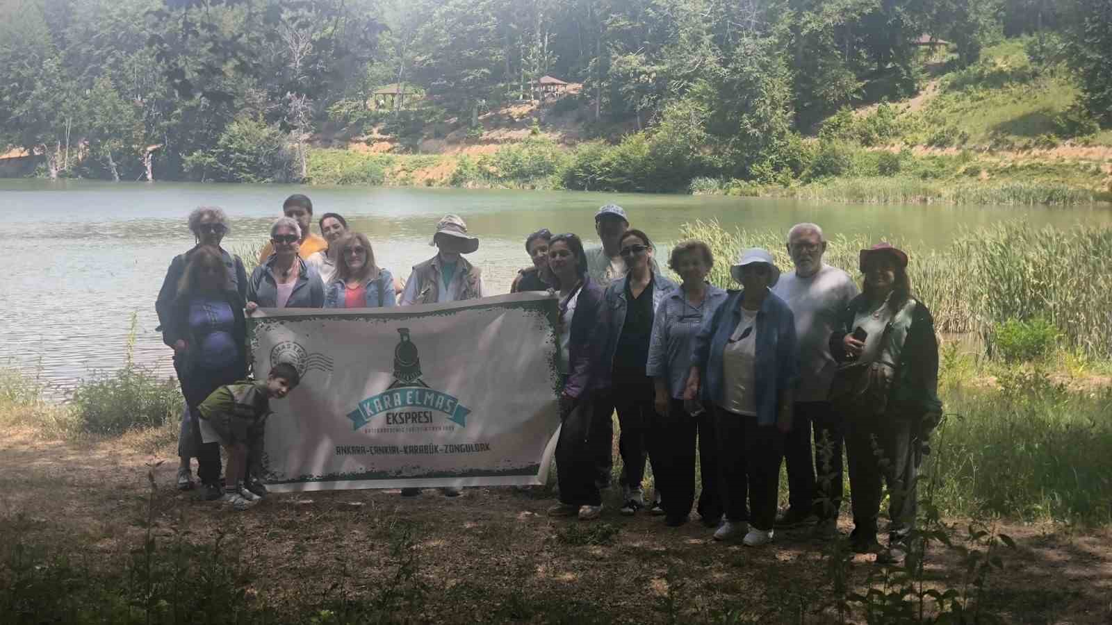 Turistik Karaelmas trenindeki yolcular Yenice ormanlarına hayran kalarak döndü
?v=1