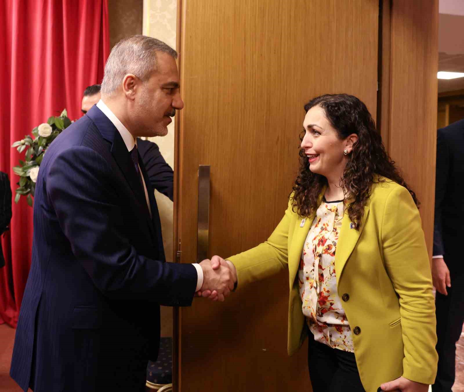 Dışişleri Bakanı Fidan, Kosova Cumhurbaşkanı Osmani-Sadriu ile görüştü
?v=1