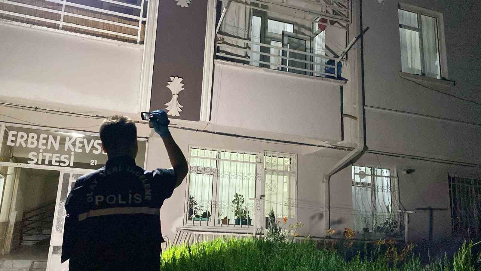 Konya’da balkondan düşen çocuk ağır yaralandı
?v=1