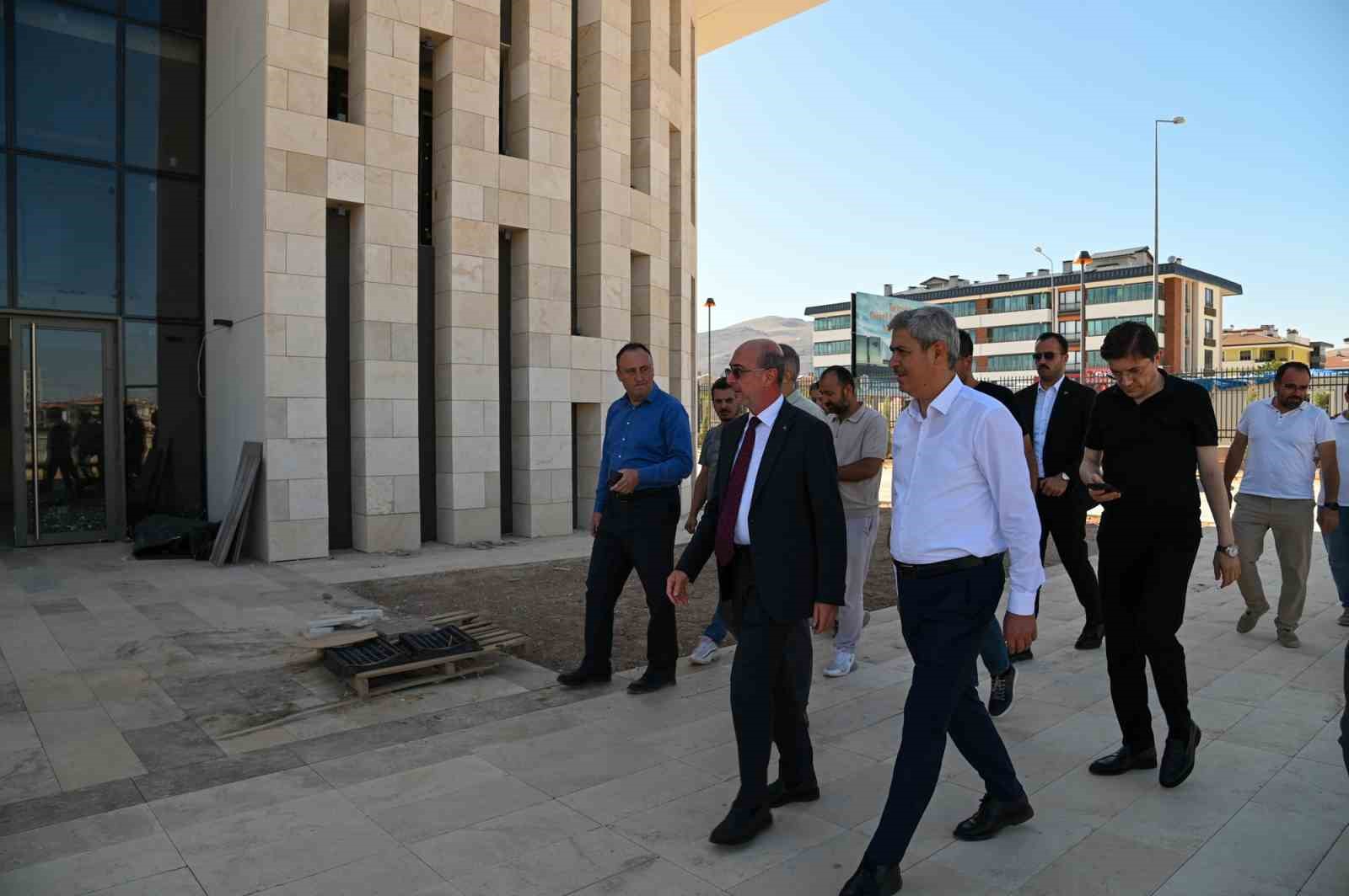 Selçuklu’ya kazandırılacak Türkiye’nin en modern ve kapsamlı Güzel Sanatlar Lisesi’nde sona yaklaşıldı
?v=1