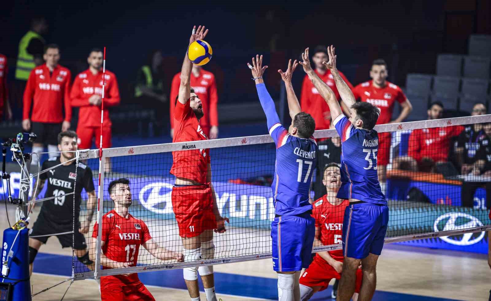 A Milli Erkek Voleybol Takımı, Fransa’ya mağlup oldu
?v=1
