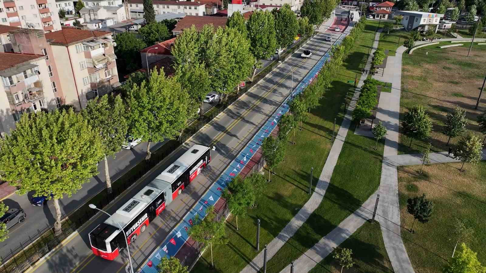 Türkiye’de ikinci şehir Sakarya oldu: Metrobüsler ilk seferini yaptı
?v=1