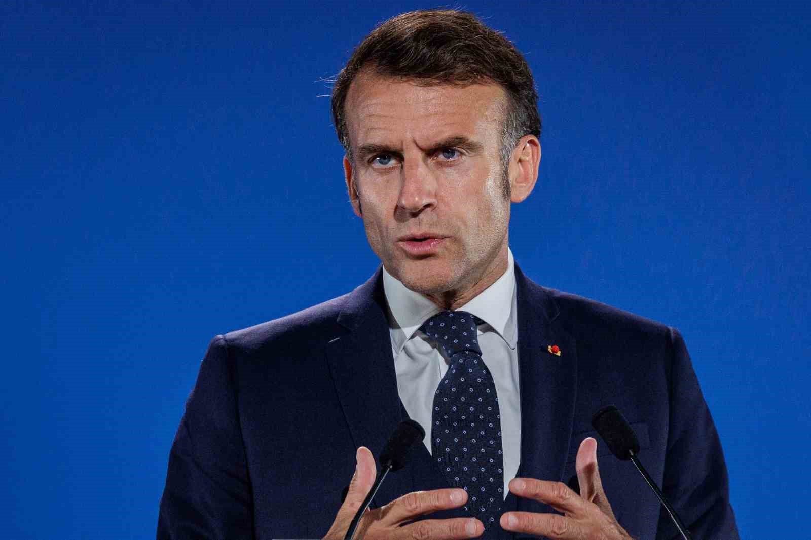 Macron’dan Pezeşkiyan’a  Fransız tutukluları serbest bırakın  telefonu
?v=1