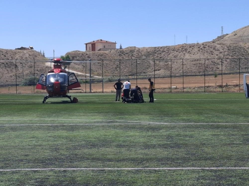 Darende’de fenalaşan hasta hava ambulansıyla Malatya’ya sevk edildi
?v=1