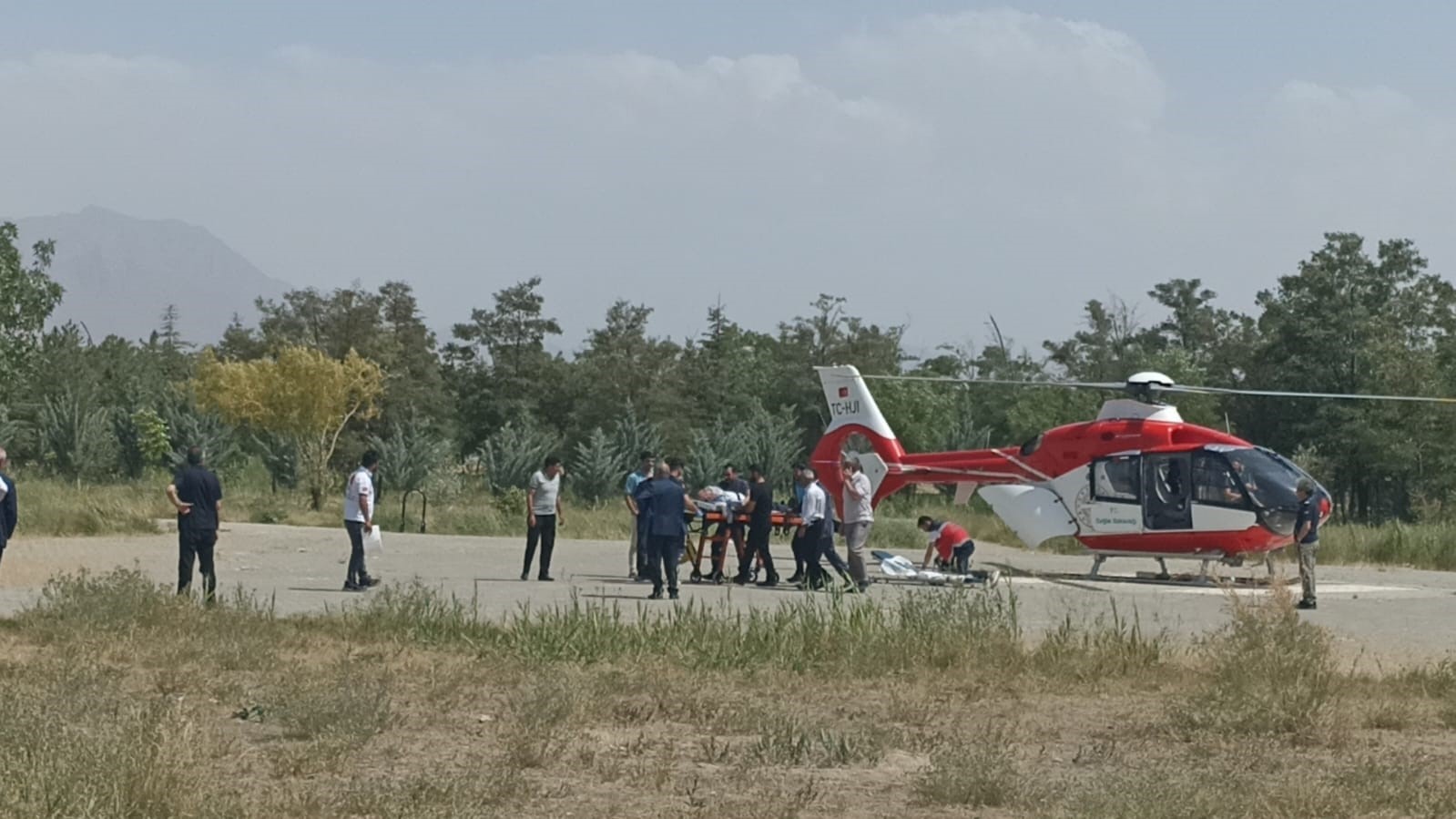 70 yaşındaki hasta ambulans helikopter ile Van’a getirildi
?v=1