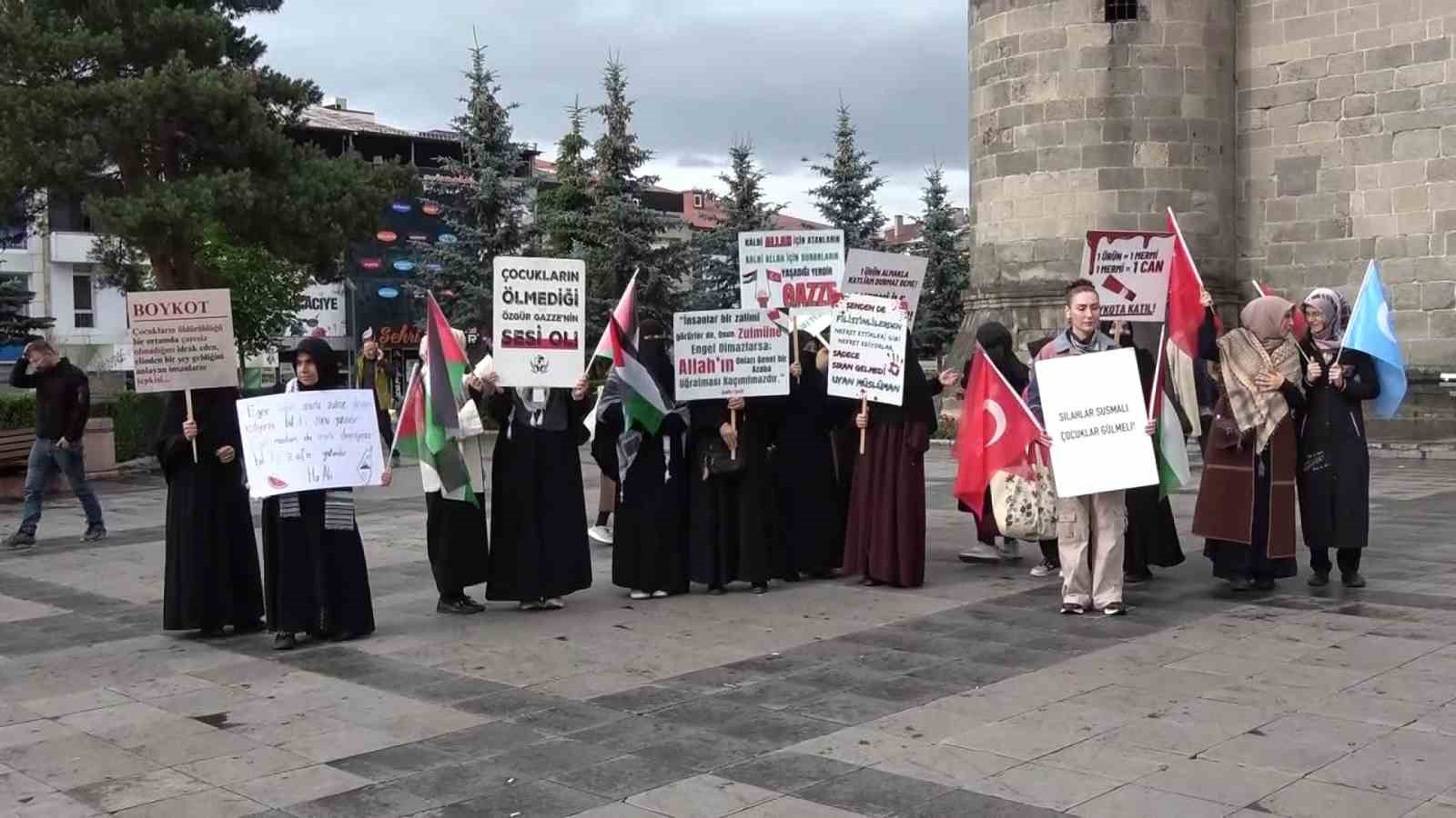 Erzurum’da sağlık çalışanları Gazze için yürüdü
