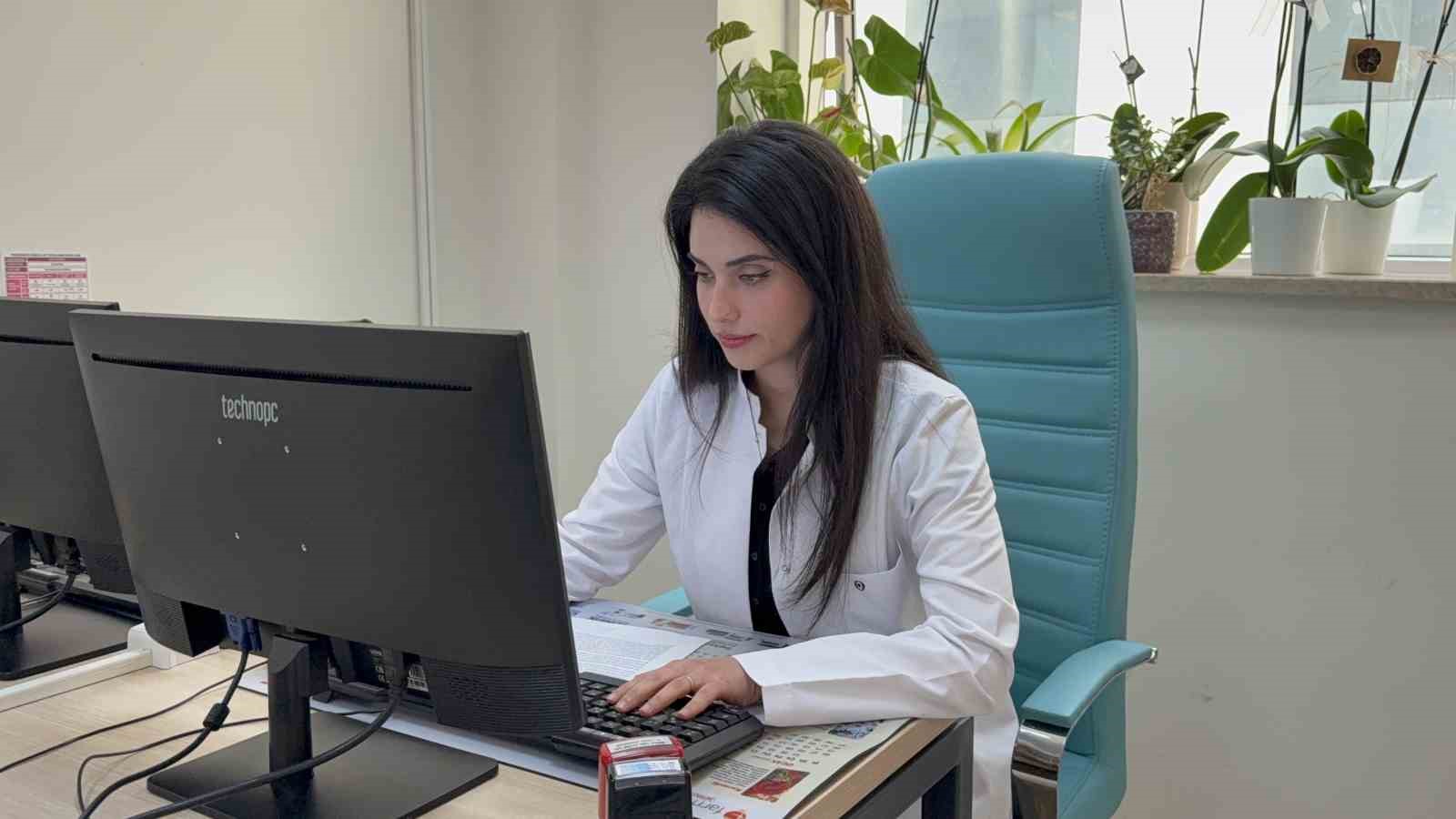 Yaz aylarında kalın giyinmek  pişik  riskini artırıyor
?v=1