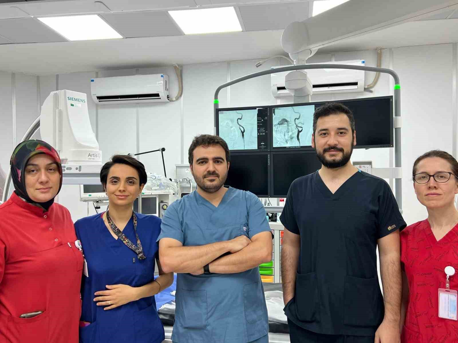 Kastamonu’da şah damarı darlıklarına stentle müdahale başladı
?v=1