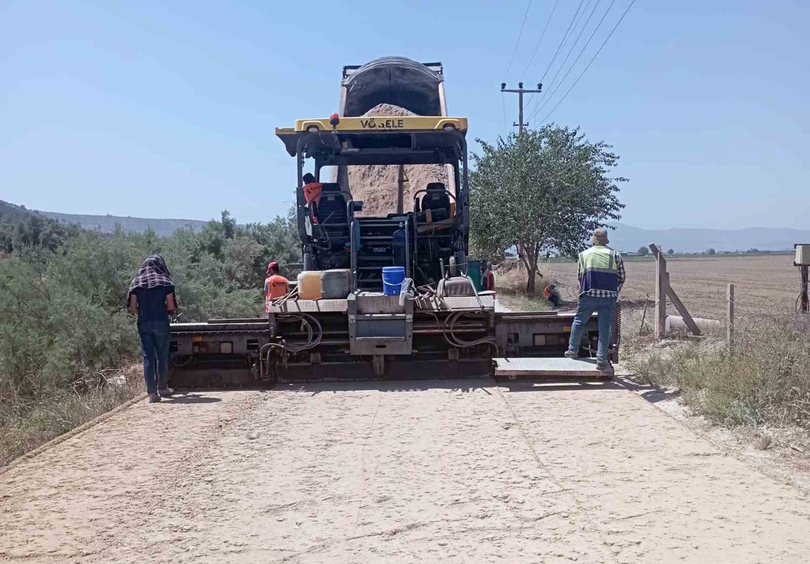 Büyükşehir’den Milas’ta yol yenileme çalışması
?v=1