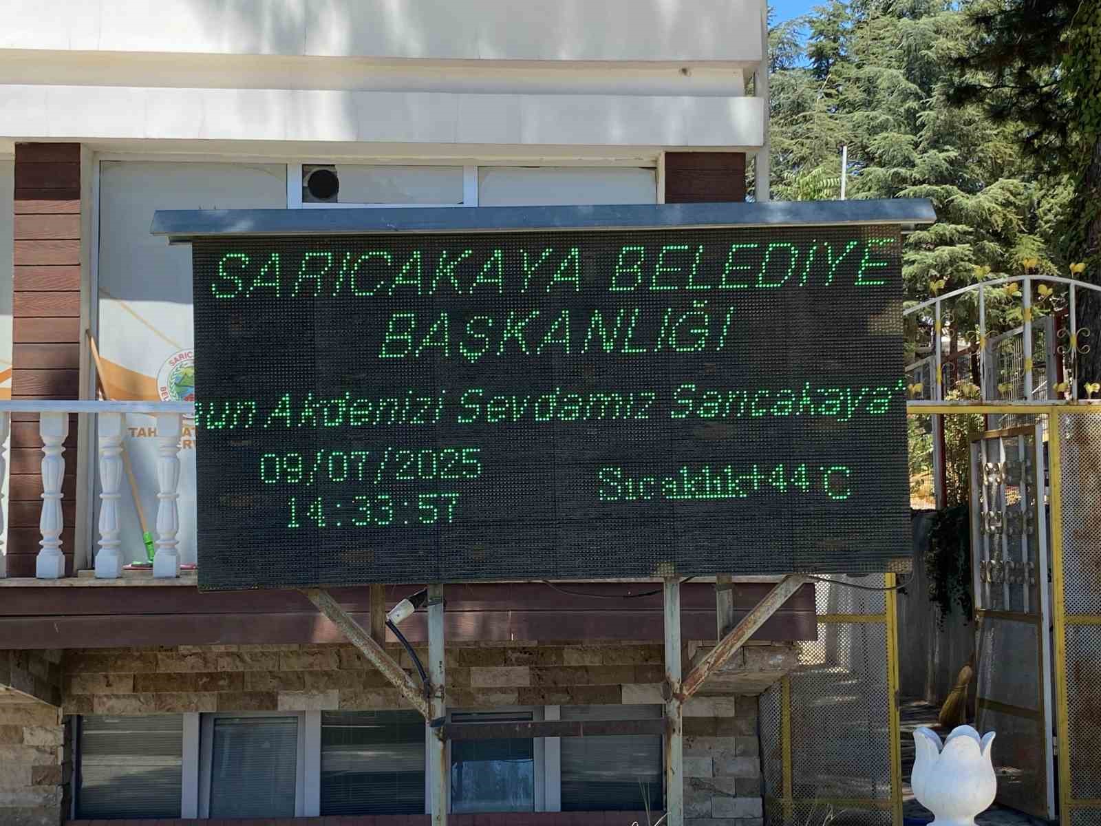 Sarıcakaya’da termometreler 44 dereceyi gördü
?v=1