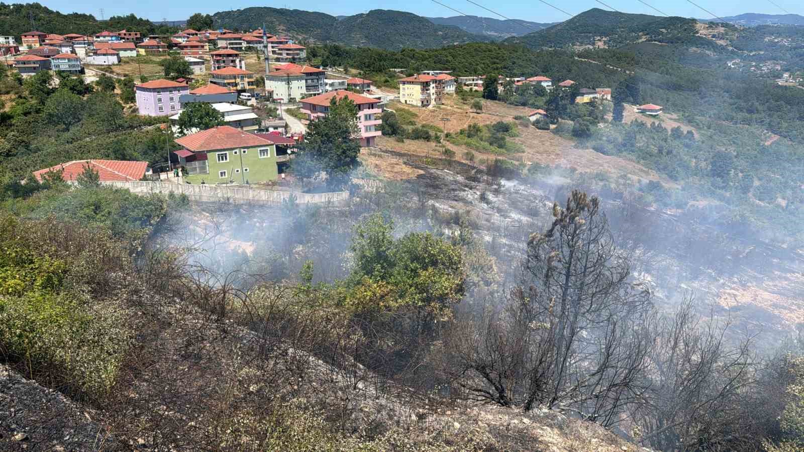 OSB içindeki ormanlık alanda çıkan yangın yürekleri ağza getirdi
