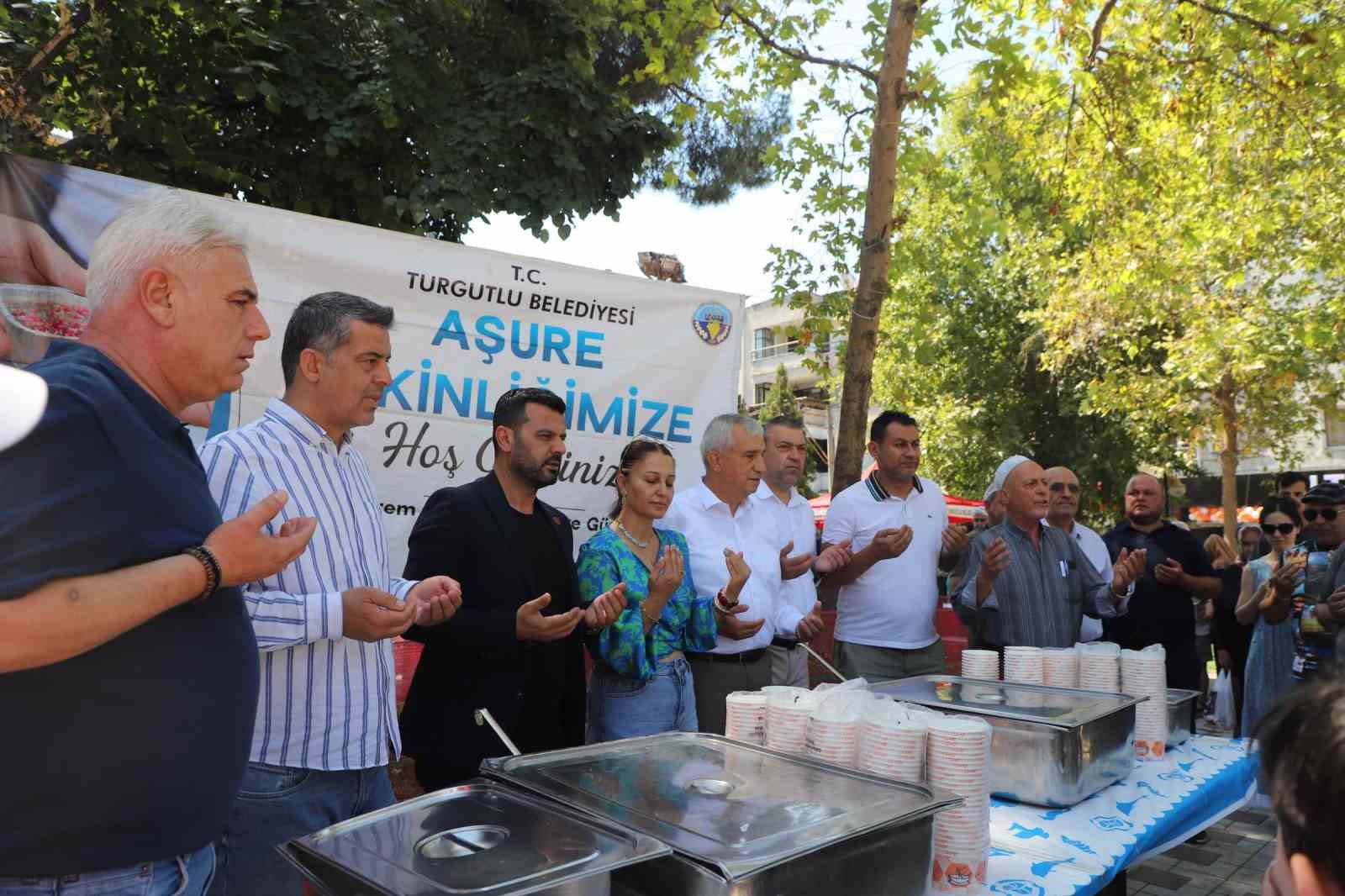 Turgutlu Belediyesinden aşure hayrı
?v=1