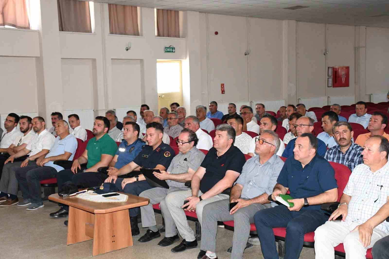 Alaçam’da Muhtarlar Toplantısı
?v=1
