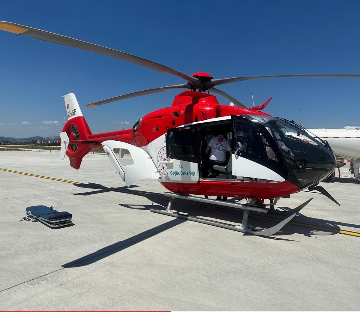 Kazada yaralanan vatandaş, ambulans helikopterle Ankara’ya nakledildi
?v=1