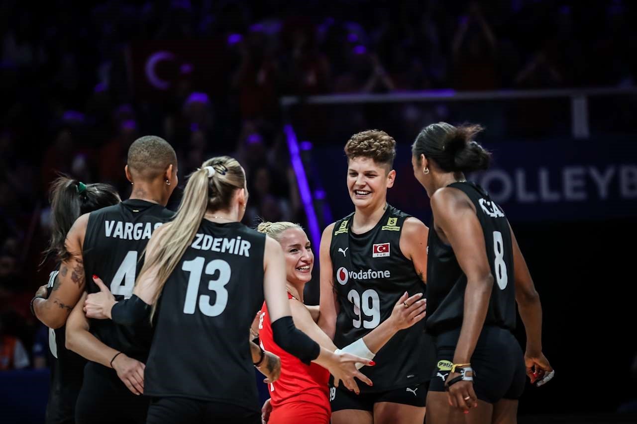 A Milli Kadın Voleybol Takımı, Milletler Ligi’nin 3. haftasına galibiyetle başladı
?v=1