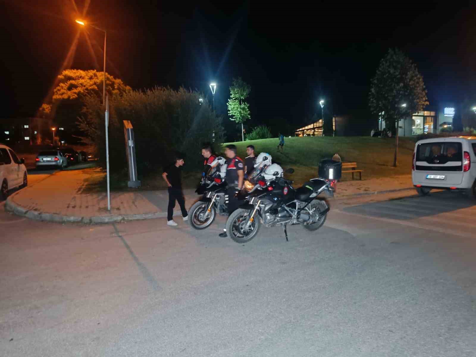 Eskişehir’de bıçaklı kavga: 14 yaşındaki çocuk yaralandı
?v=1