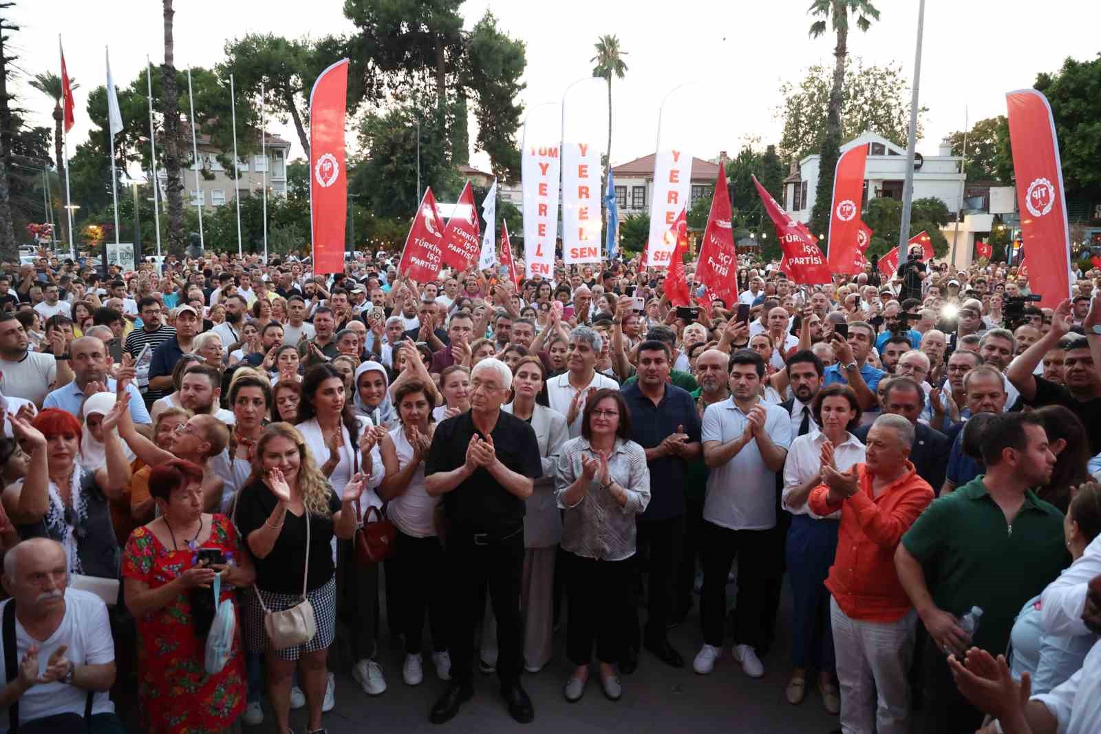 Antalya’da Muhittin Böcek’e destek mitingi
?v=1