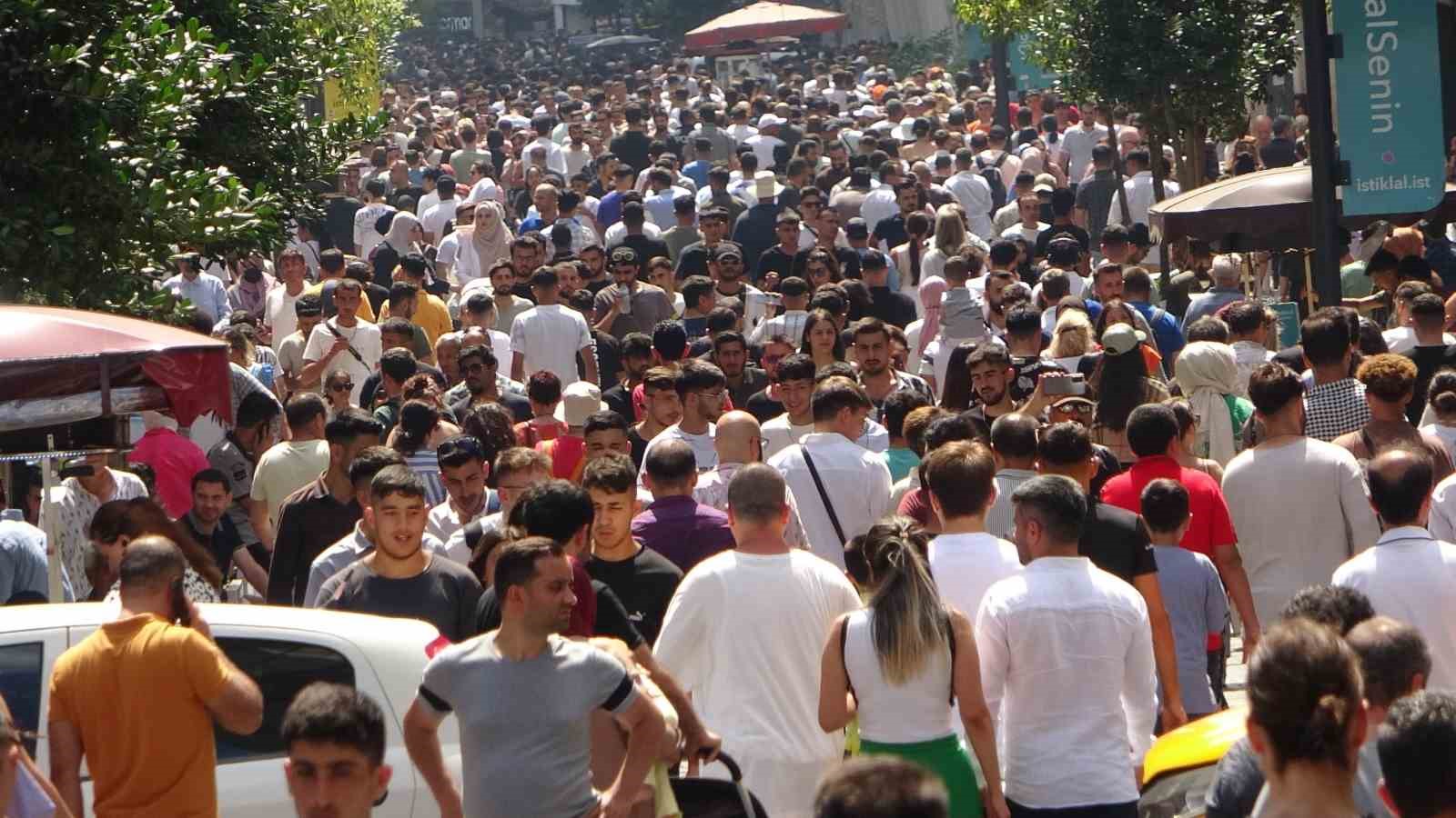 Türkiye’nin genç nüfus oranı AB üye ülkelerinden yüksek
?v=1