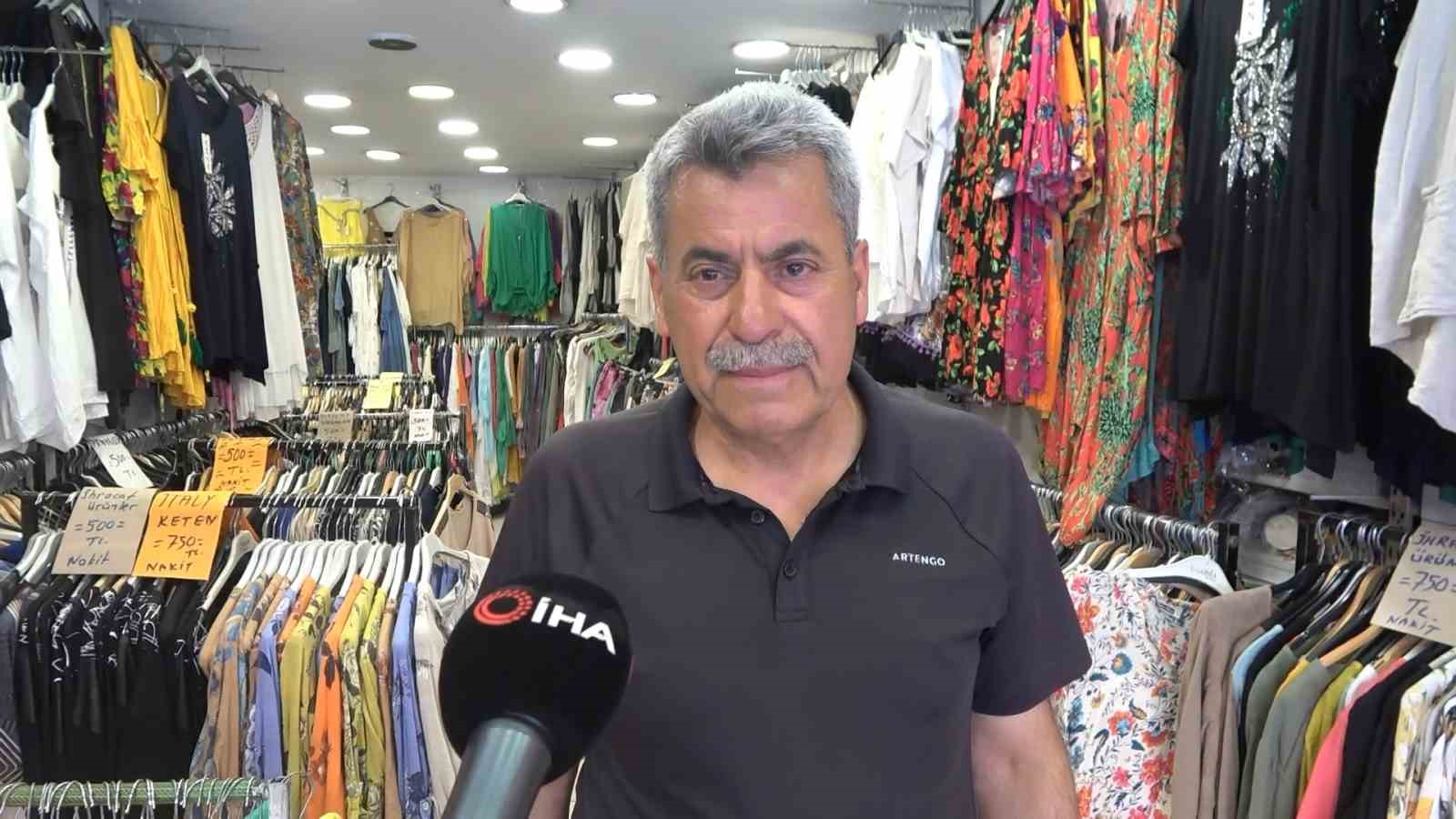 Yaralı kargayı Bursalı esnaf kurtardı
?v=1