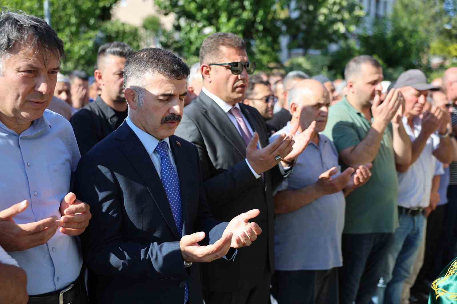 Kazada ölen güvenlik görevlisi son yolculuğuna uğurlandı
?v=1